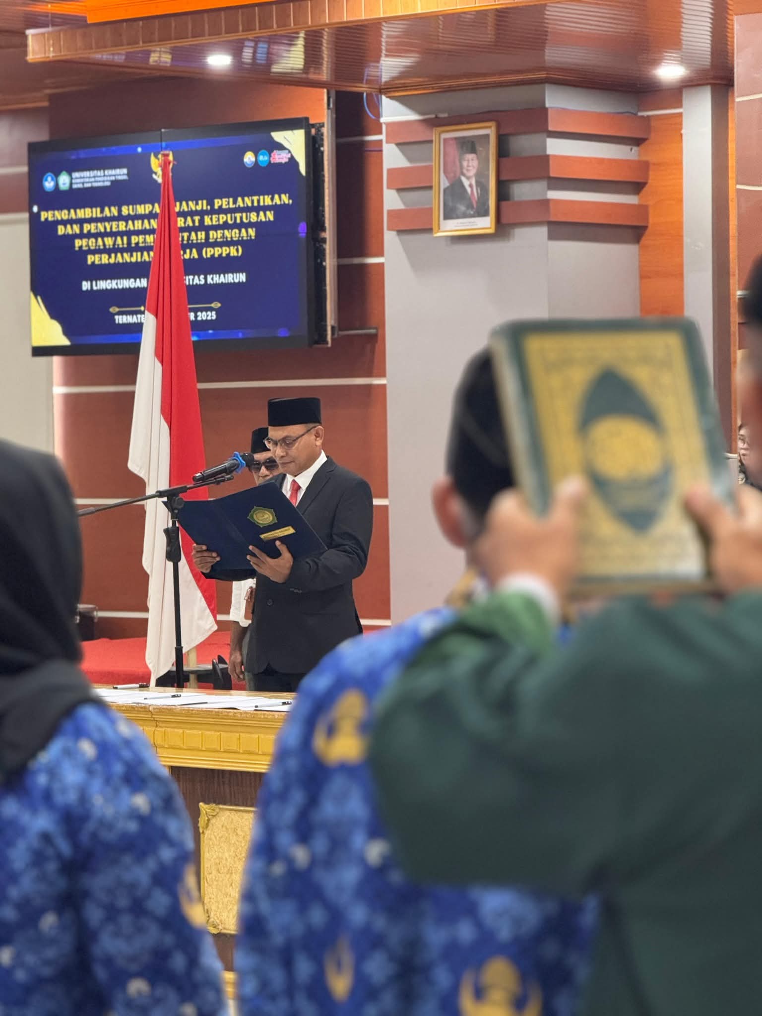 HARU HAMIS KADER JADI ASN SETELAH 21 TAHUN MENGABDI DI UNKHAIR 21 FB IMG 1761645895485