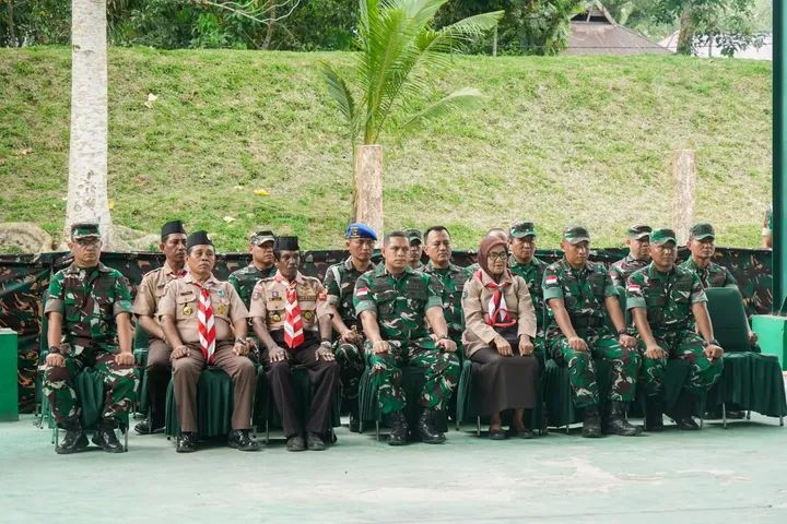 Pangdam Pattimura Tutup Persami KKRI, Tanamkan Semangat Kebangsaan 54 FB IMG 1762080497726
