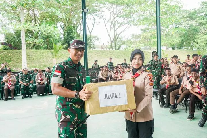 Pangdam Pattimura Tutup Persami KKRI, Tanamkan Semangat Kebangsaan 48 FB IMG 1762080523856