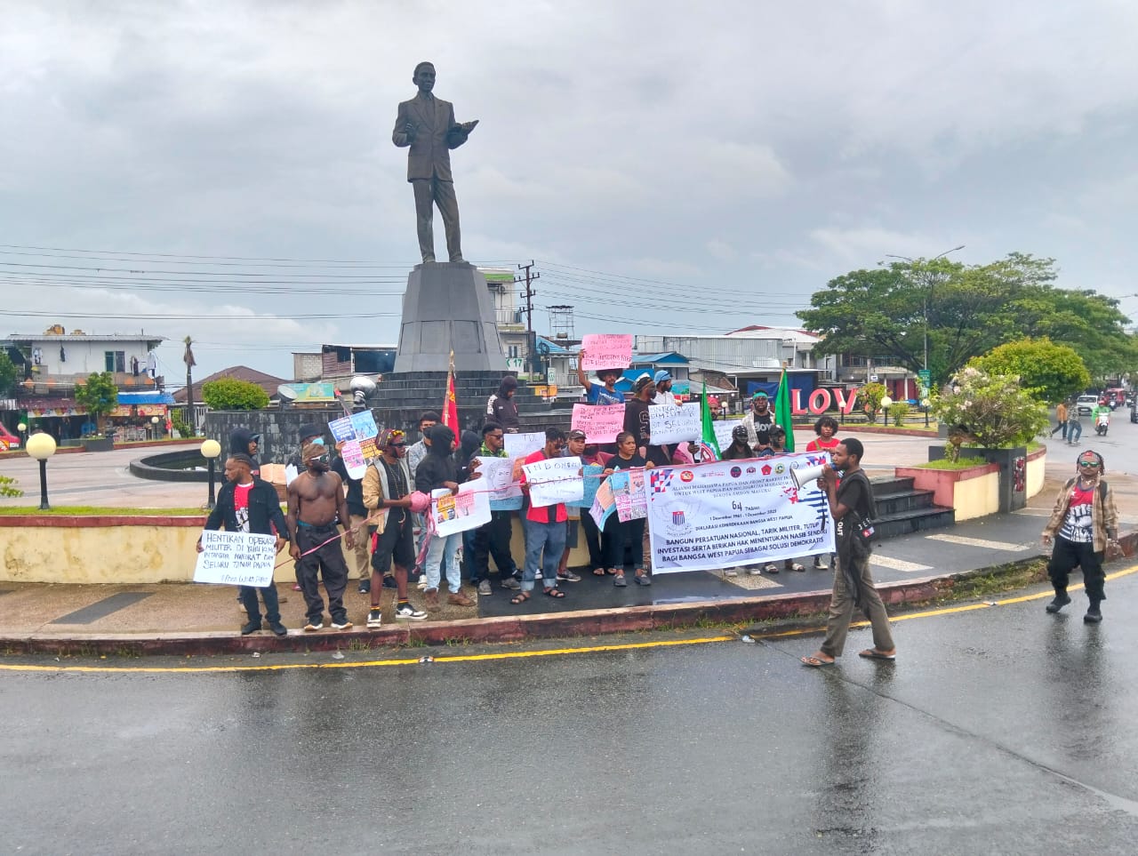 Aliansi Mahasiswa Papua Dan Front Rakyat Indonesia Gelar Aksi Untuk Tolak Proyek Strategis Nasional 12 IMG 20251201 WA0002