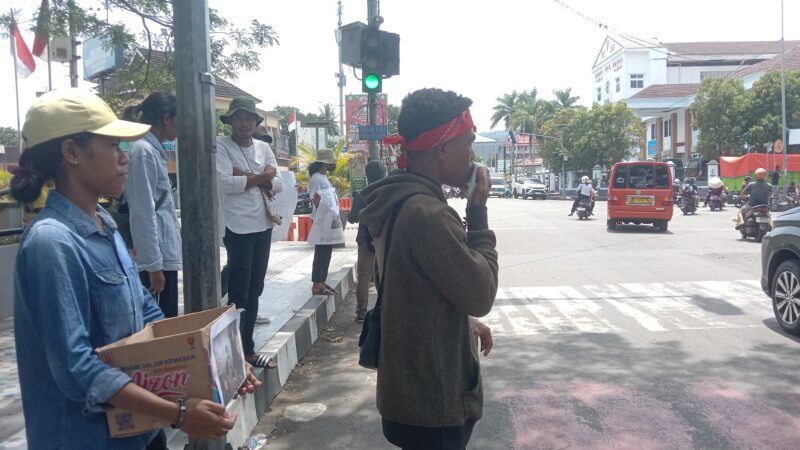 Foto: Aksi galang dana oleh Aliansi Mahasiswa Se-Kota Ambon, Selasa (20/1/2026)