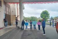 Foto: Aksi unjuk rasa oleh mahasiswa MBD di gedung DPRD Prov.maluku,Rabu (21/01/2026)