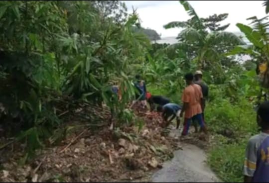 Banjir dan Longsor Terjang Desa Fako, Akses Menuju Elat Sempat Terputus 5 IMG 20260223 WA0041