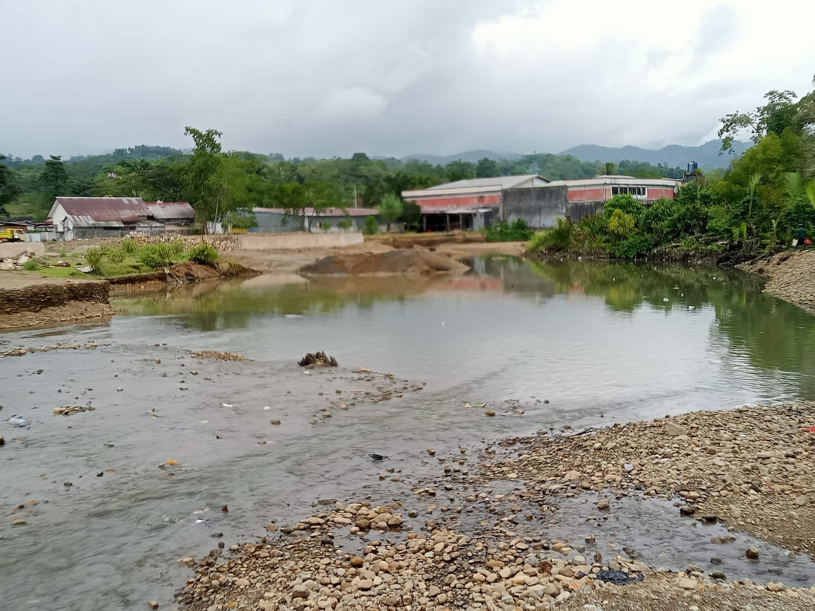 Warga Tawiri Resah, Pengerukan Sirtu di Muara Sungai Picu Ancaman Abrasi dan Banjir 5 IMG 20260225 WA00131