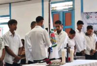 Prosesi pelantikan dan serahterima jabatan oleh ketua ranting lama ke ketua ranting baru pada (23/04/2026) di gereja kalvari jemaat GPM oirleli. Foto: Facebook AMGPM Ranting Oirleli 