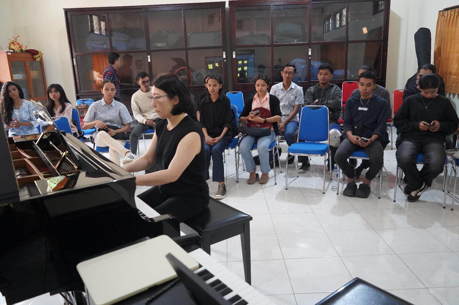 IAKN Ambon Gelar International Piano Masterclass, Hadirkan Pianis Internasional dari Amerika Serikat 8 IMG 20260617 WA0018